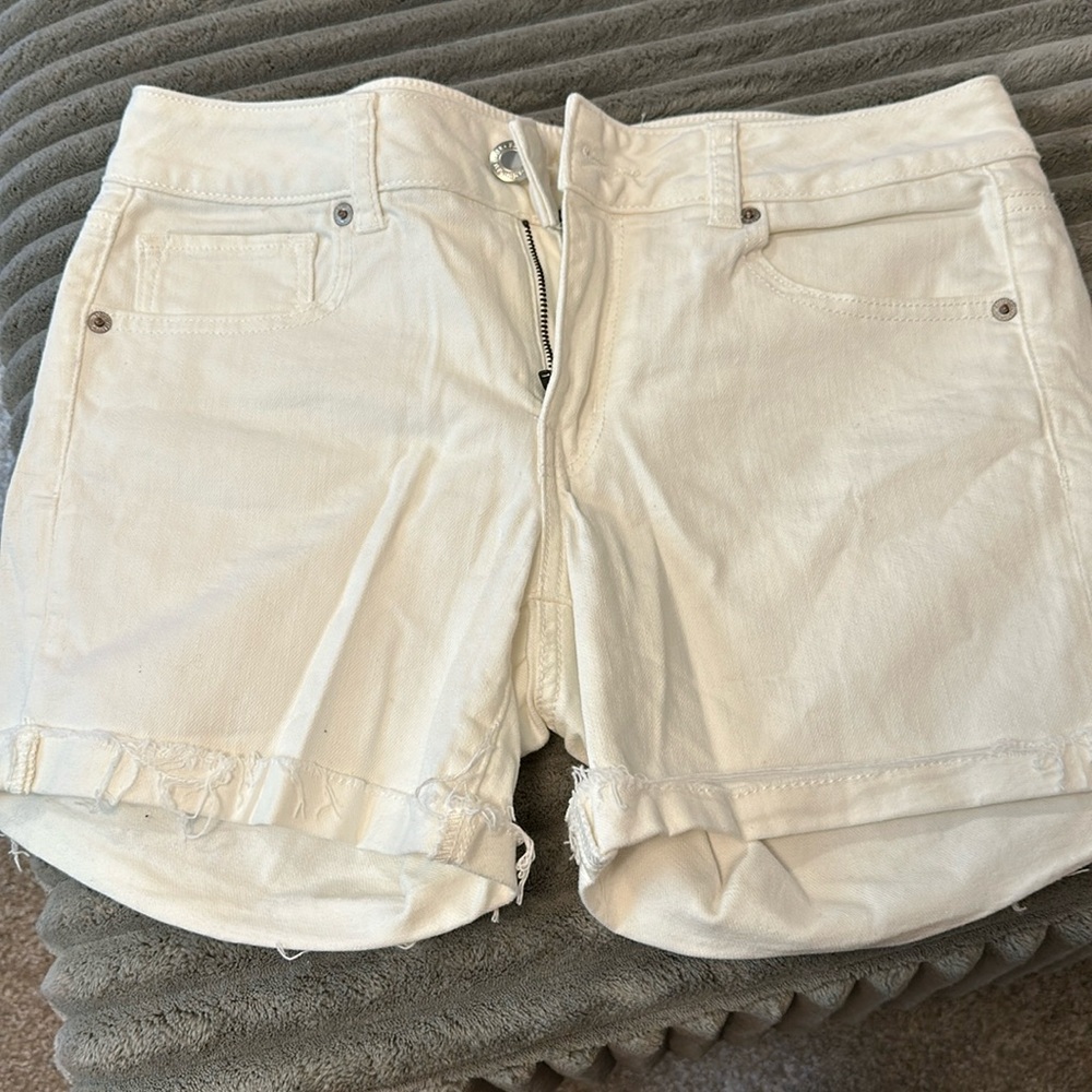 Midi white shorts